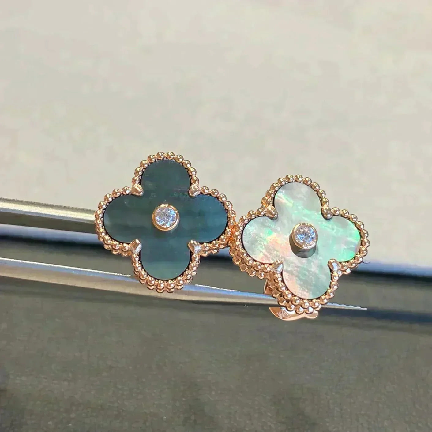 [Stars Jewelry]CLOVER MEDIUM 1 MOTIFS GRAY MOP  DIAMOND EARRINGS