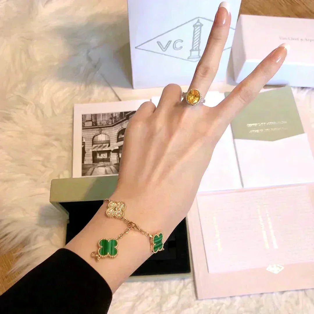 [Stars Jewelry] CLOVER 5 MOTIF MALACHITE BRACELET COLLECTION
