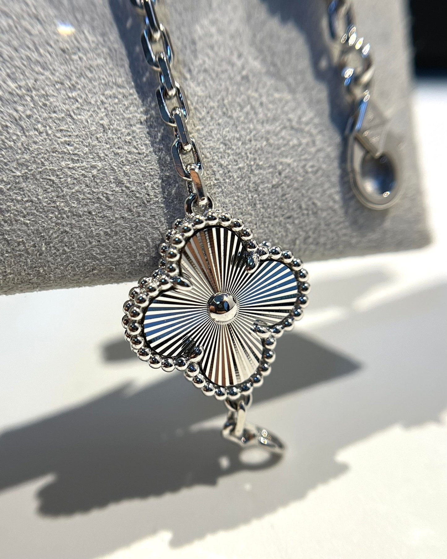[Stars Jewelry] CLOVER 5 MOTIF LASER BRACELET COLLECTION