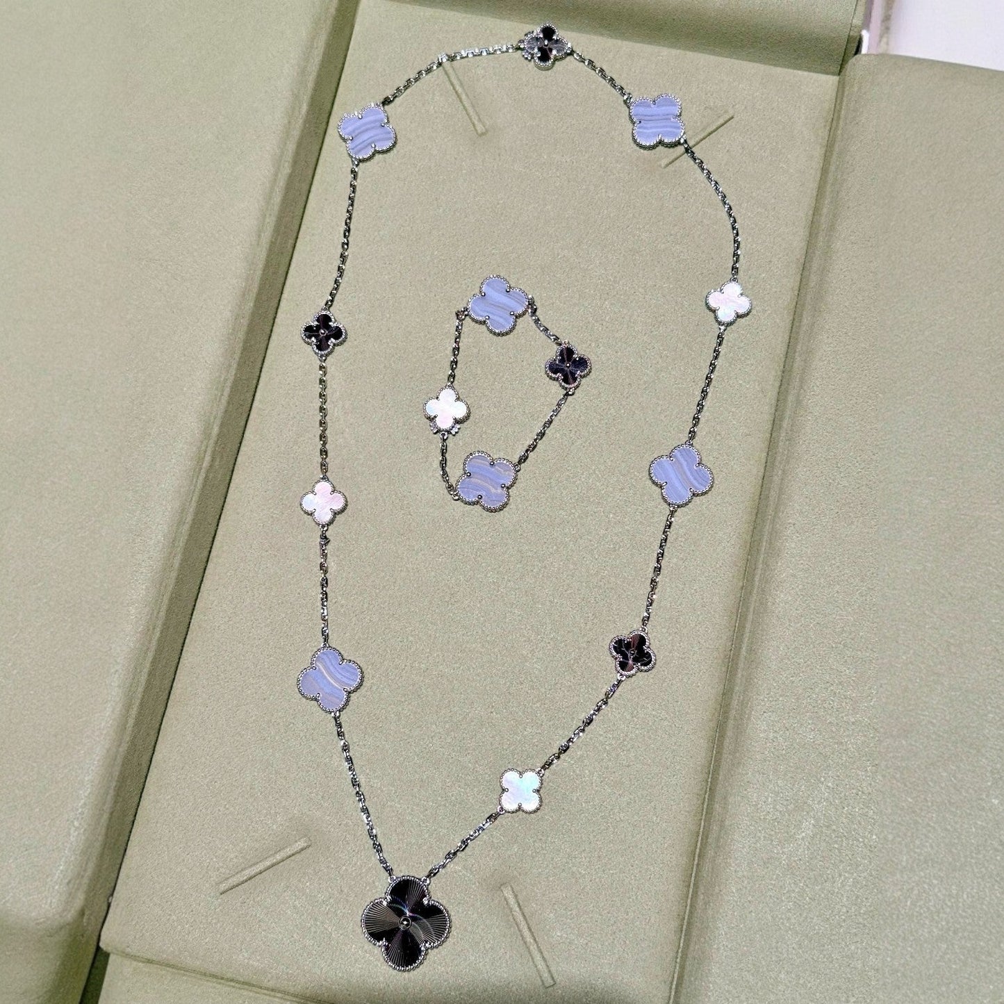 [Stars Jewelry]DETACHABLE CLOVER 15(11+4) FLOWER SILVER NECKLACE SET